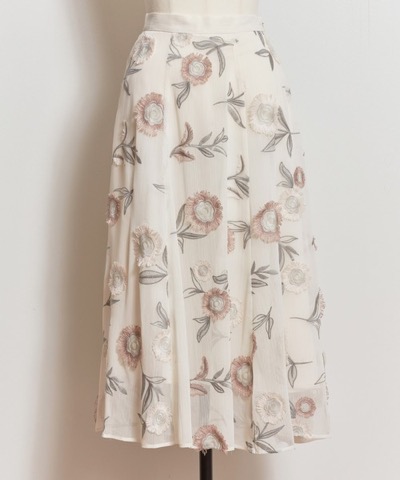 Noela（ノエラ） ３Ｄ刺繍スカート