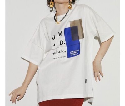 UN3D.　グラフィックオーバーTシャツ