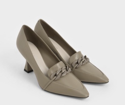 CHARLES & KEITH（チャールズ & キース）　チェーンエンベリッシュド ローファーパンプス