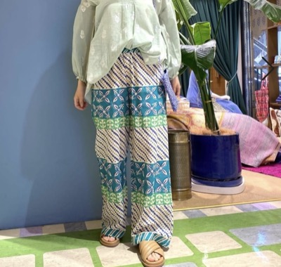 Sara mallika　Mural Print Relax Pants