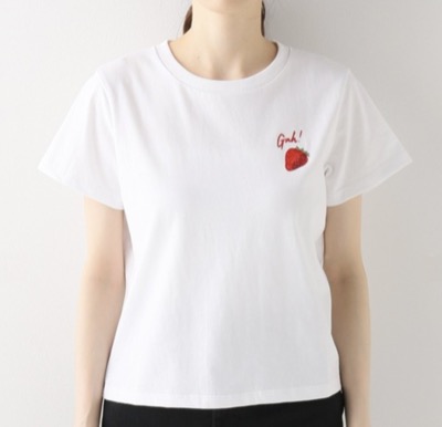 LISA SAYS GAH（リサセイガウ）　ストロベリー エンブロイダリーTシャツ