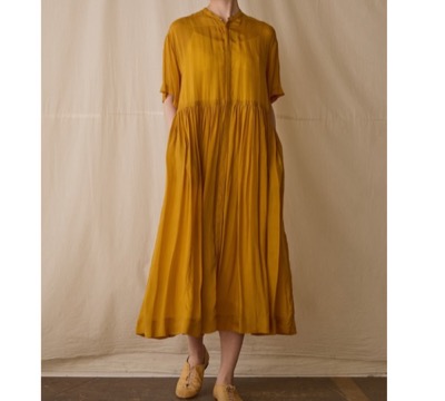 suzuki takayuki（スズキタカユキ）　flared-sleeve dress