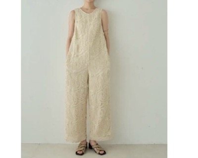 Eaphi（エフィ）　BACK RIBBON LACE ROMPERS