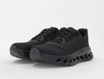 On(オン) CLOUDTILT スニーカー