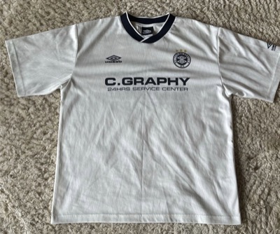 UMBRO（アンブロ）　UMBRO×Code GraphyコラボTシャツ