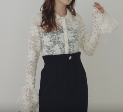 ECREL（エクレール）　ビジューボタンレースブラウス