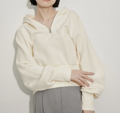 ADAM ET ROPÉ FEMME（アダム エ ロペ ファム）　フリーダムスリーブフーディー