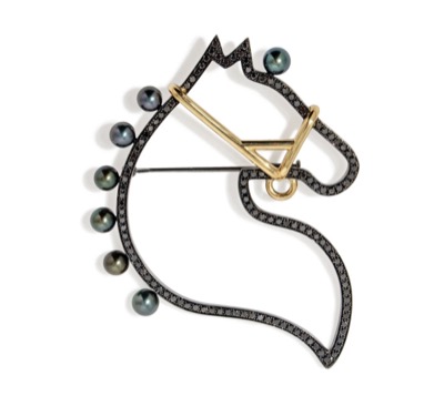 MARLENA（マルレナ）　Cheval シュヴァルブローチ あこや黒真珠4.5-5.0mm Silver