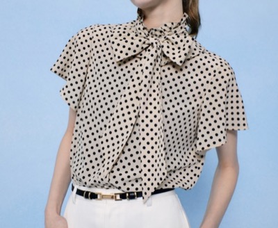 LOULOU WILLOUGHBY（ルルウィルビー）　デシンドットフレアスリーブブラウス