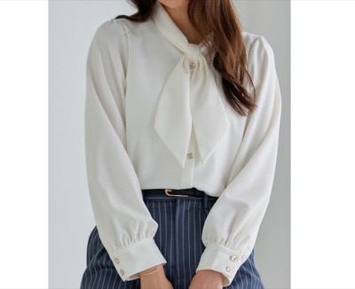 Pierrot（ピエロ）　ボウタイデザインTブラウス