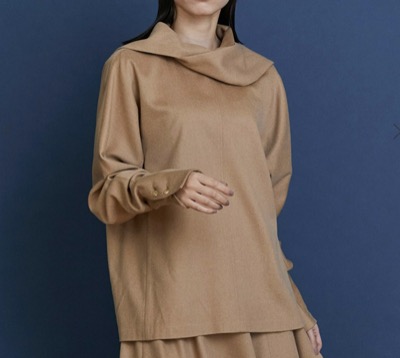 COUTURIER(クチュリエ) ピュアキャメルドレープブラウス