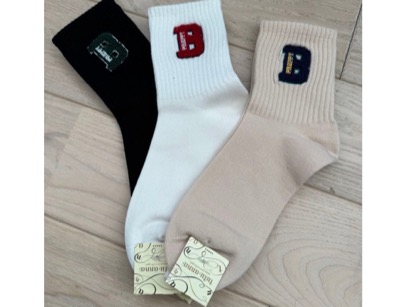 tutuanna（チュチュアンナ）　ロゴ刺繍入りソックス