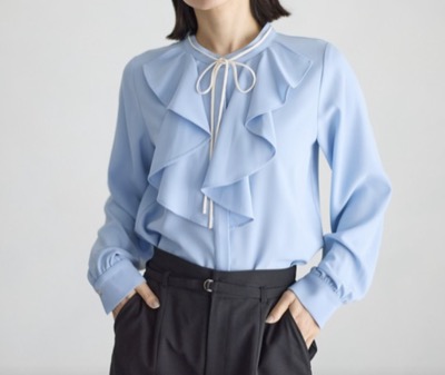 Andemiu（アンデミュウ）　フロントフリルリボンブラウス