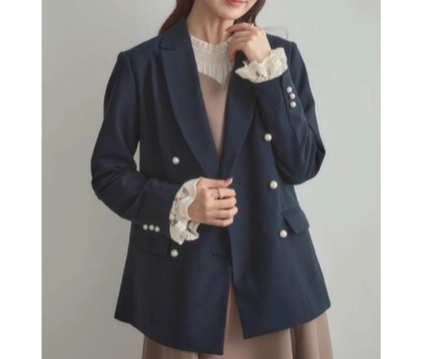 Couture Brooch（クチュールブローチ）　レースカフス パール調釦テーラードジャケット