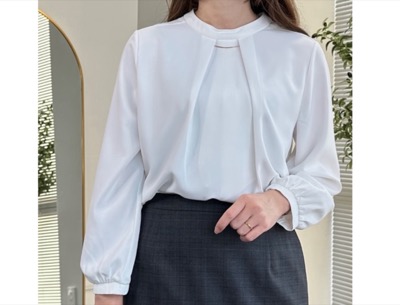 AOKI（アオキ）　九分袖 3Way アクセサリー付きラッフルタイブラウス