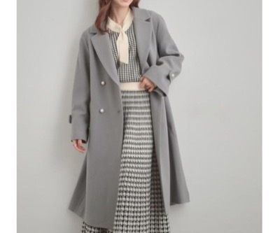 COUTURE BROOCH（クチュールブローチ）　パール調釦チェスターコート