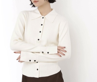 N. Natural Beauty Basic（エヌ ナチュラルビューティーベーシック）　ポロ襟フレアカフスニット