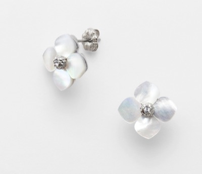 VENDOME BOUTIQUE（ヴァンドームブティック）　シェルフラワー ピアス