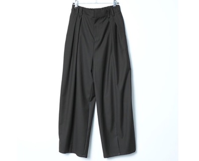 SOLAMONAT LARME(ソラモナラーム) タックパンツ