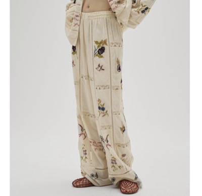 TODAYFUL（トゥデイフル）　Embroidery Patchwork Trousers
