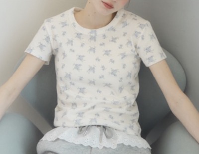 Birthday room（バースデイルーム）　small froral pattern thermal tshirt