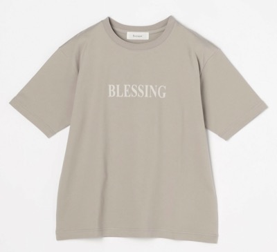 feerique（フィーリック）　ロゴプリントTシャツ